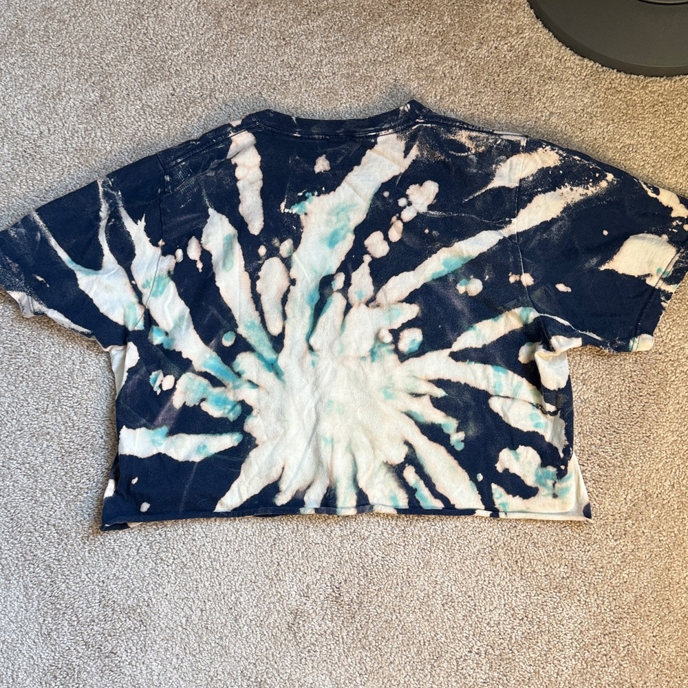 Duke University Stores Navy & Cream Tie Dye “DUKE” Cropped T-Shirt.  Size Medium - Picture 6 of 7
